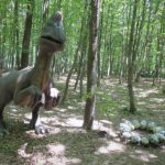 Oviraptor in the forest